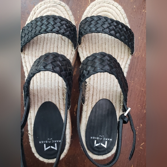 NWT- Marc Fisher Gabli Wedge Sandals - Picture 3 of 6